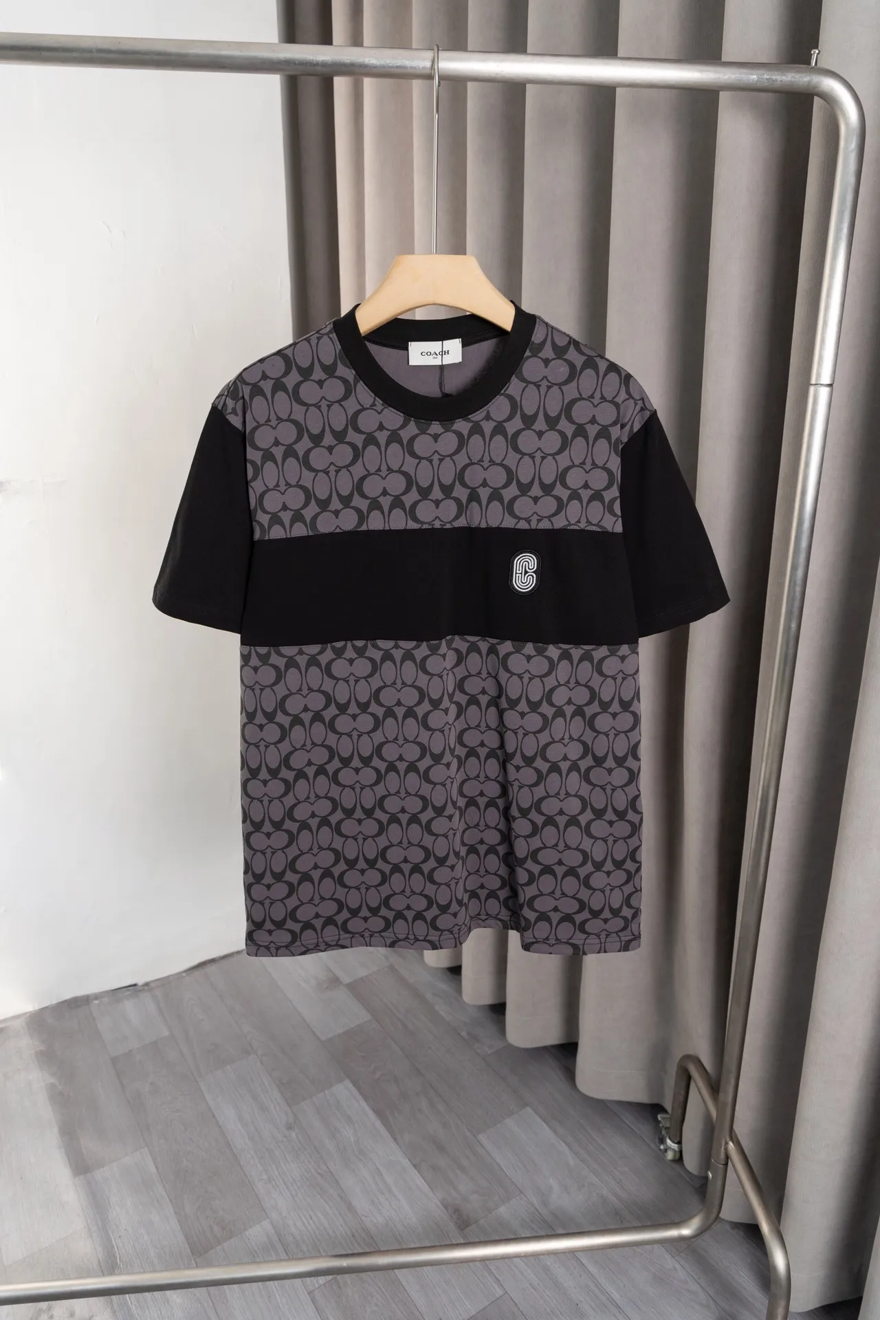 X 024 COACH𦸅Chi 25ss New Arrival T-shirt, Classic Presbyopia Series splicing style + brand logo embroidery technology, highly customized. Double gauze pure cotton fabric, soft fabric, fashionable Versatile, Same Style for men and women. Color: Yellow, Black, Size: S～XXL.